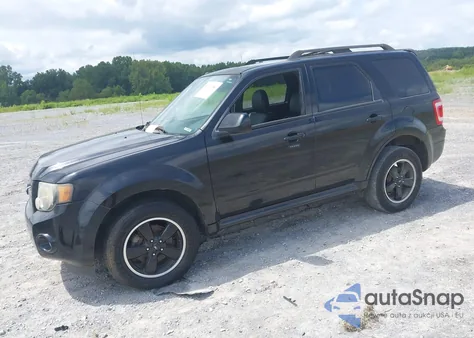 2010 Ford Escape Xlt z USA, uszkodzony, nr VIN 1FMCU0D75AKA30704